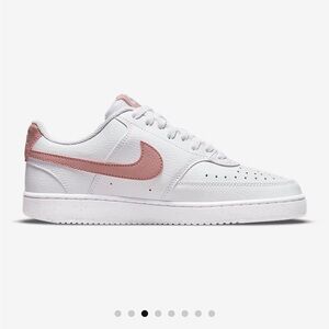 Nike Low Court Women’s Sneakers